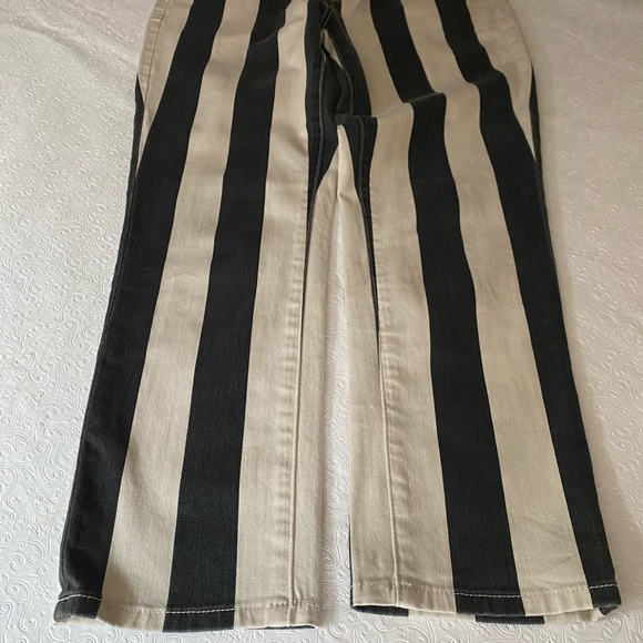 Genetic Denim The Liam Crop strip jeans. Sz 29 - Picture 8 of 10